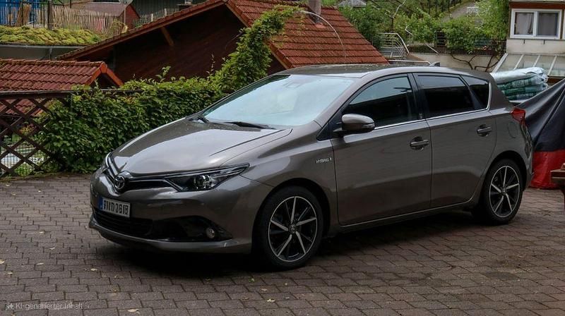 Gebraucht 2018 Toyota Auris Hybrid Team Limousine | 14.800 € (Fairer Preis) - Bild 1/4