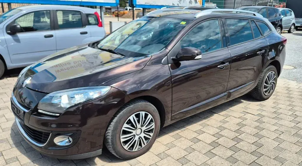 Gebraucht Renault Mégane Dynamique 131 PS (96 kW) 2013 Braun Limousine