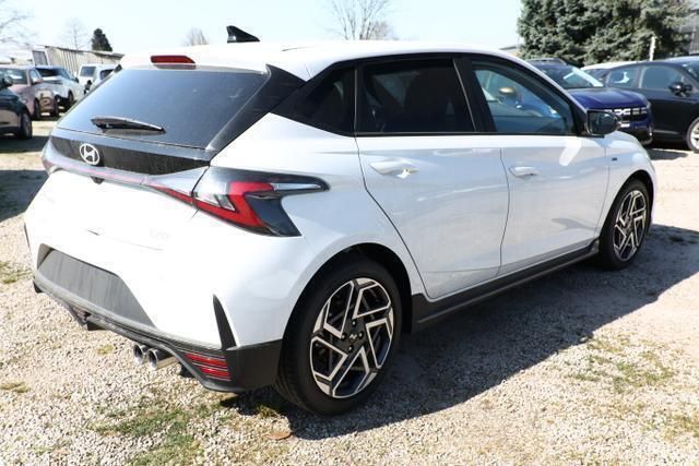 Atlas white atlas white Neu 2025 Hyundai i20 N Line Kleinwagen | 22.229 € (Fairer Preis) - Bild 1/4