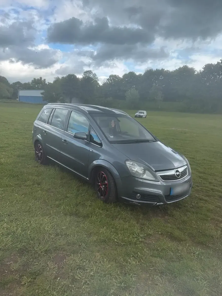 Używany Opel Zafira 2005 Minivan