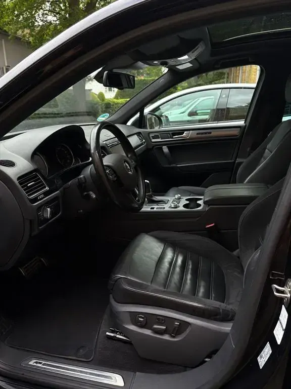 Gebraucht VW Touareg 262 PS (192 kW) 2016 Schwarz SUV