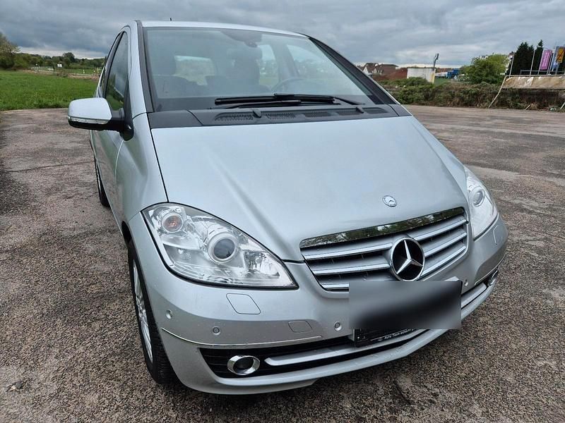 Silber Gebraucht 2008 Mercedes A170 Kleinwagen | 6.940 € (Fairer Preis) - Bild 1/4