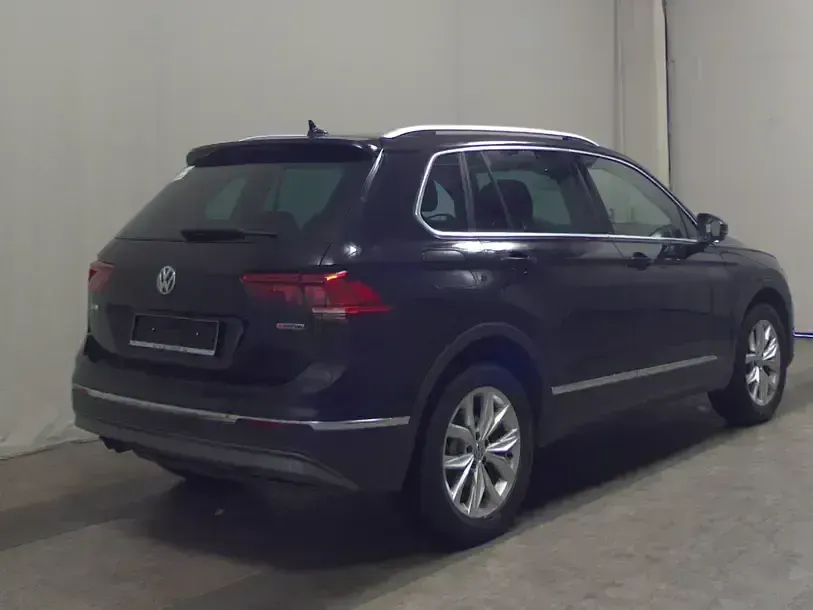 Gebraucht VW Tiguan Highline 190 PS (139 kW) 2020 Deep black perleffekt SUV