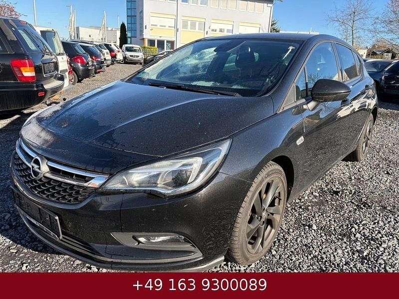 Schwarz Gebraucht 2017 Opel Astra Active Limousine | 4.450 € (Guter Preis) - Bild 1/4