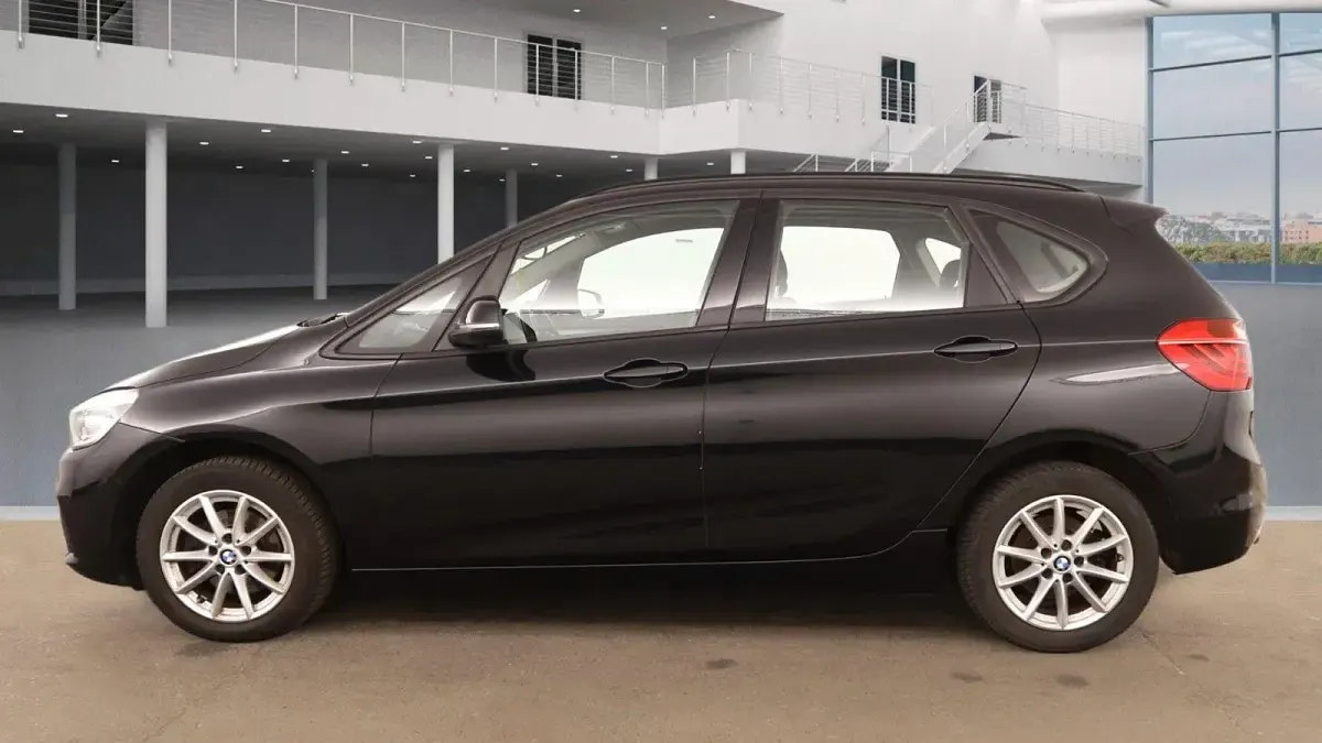 Gebraucht BMW 218 Active Tourer Advantage 150 PS (110 kW) 2018 Schwarz Van / Kleinbus