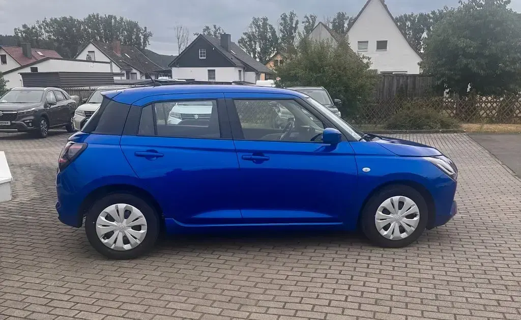 Gebraucht Suzuki Swift Club 83 PS (61 kW) 2024 Blau Kleinwagen