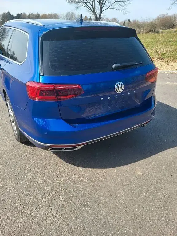 Gebraucht VW Passat 190 PS (139 kW) 2021 Blau Kombi