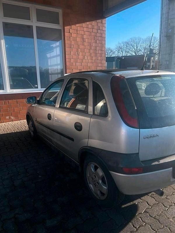 Gebraucht Opel Corsa 70 PS (51 kW) 2003 Silber Kleinwagen