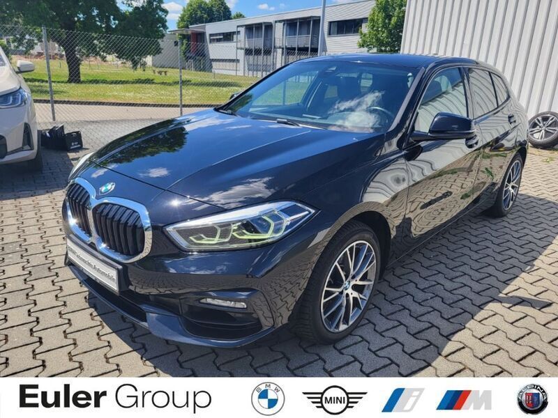 Schwarz Gebraucht 2021 BMW 120 Sport Line Kleinwagen | 24.977 € (Fairer Preis) - Bild 1/4