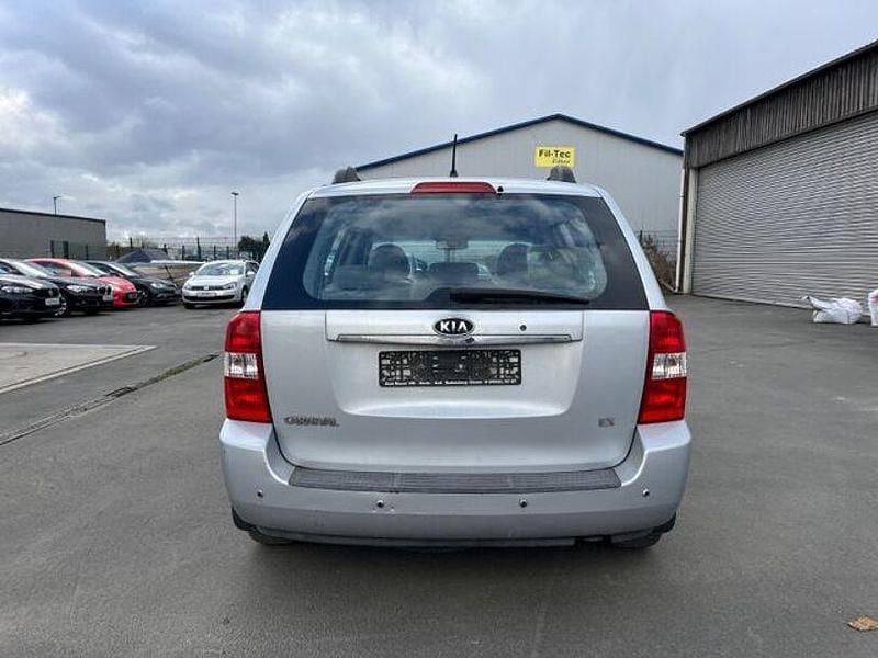 Gebraucht Kia Carnival EX 185 PS (136 kW) 2009 Silber Van / Kleinbus