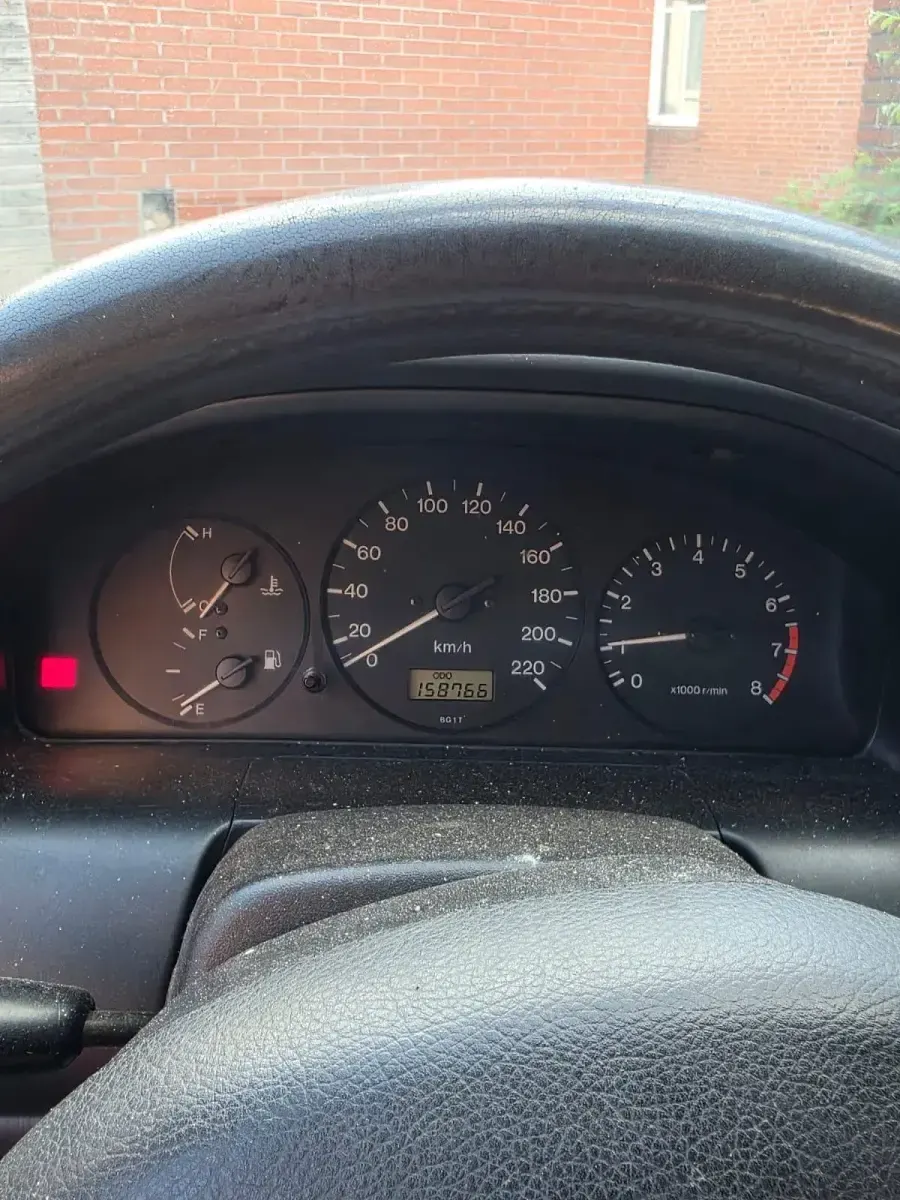 Gebraucht Mazda 323F 75 PS (55 kW) 1997 Rot Kleinwagen