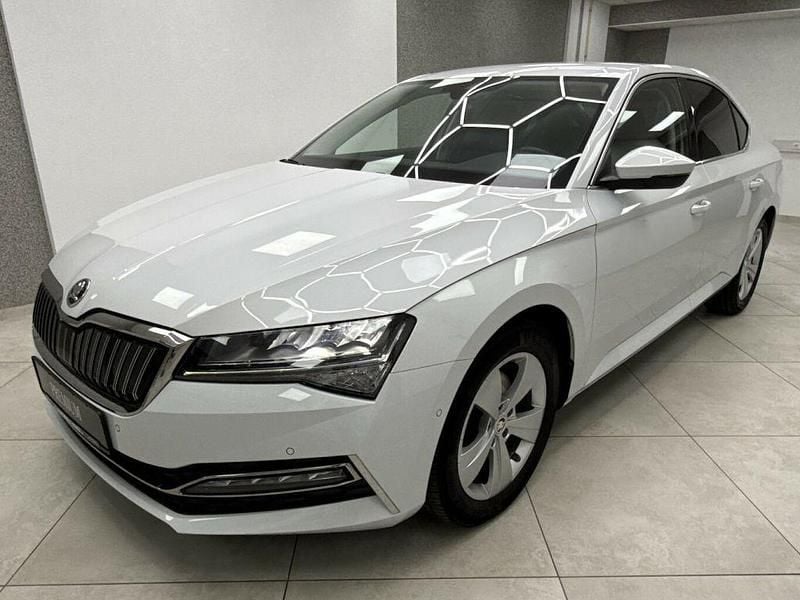 Gebraucht Skoda Superb Ambition 218 PS (160 kW) 2022 Moonweißperleffekt metallic (metallic) Limousine