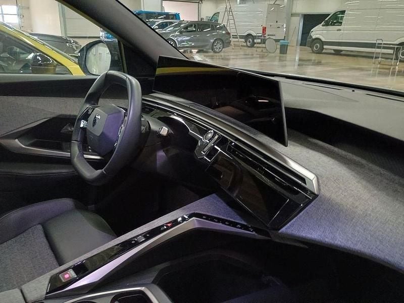 Gebraucht Peugeot 5008 Allure 145 PS (106 kW) 2025 Weiss/typ aussenverkleidung me SUV