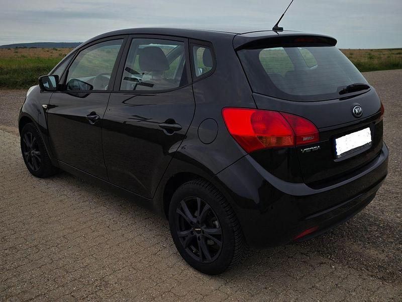 Schwarz Gebraucht 2012 Kia Venga Edition 7 Kleinwagen | 6.100 € (Fairer Preis) - Bild 1/4
