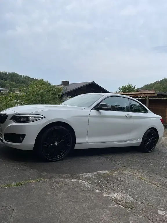 Używany BMW 220 Advantage 184 KM (135 kW) 2018 Biały Coupe