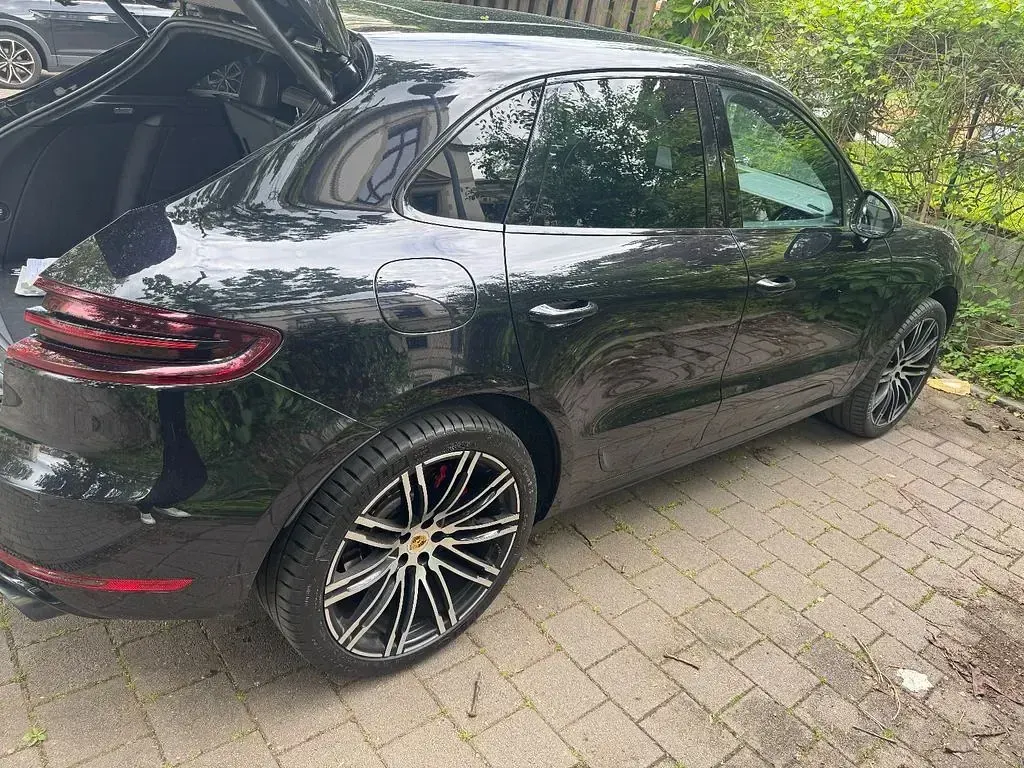 Gebraucht Porsche Macan Turbo Performance Package 441 PS (324 kW) 2017 Schwarz SUV