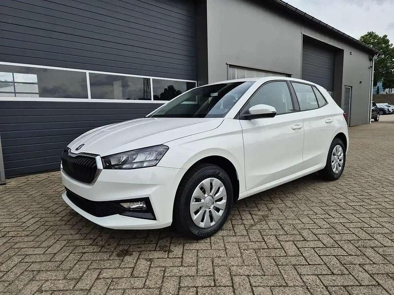 Candyweiß Neu 2025 Skoda Fabia Selection Kleinwagen | 22.490 € (Fairer Preis) - Bild 1/4