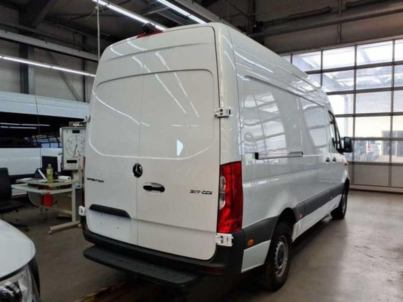 Gebraucht Mercedes Sprinter 170 PS (125 kW) 2024 Arktikweiss Van