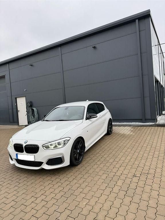 Gebraucht BMW 135 326 PS (239 kW) 2016 Weiß Kleinwagen