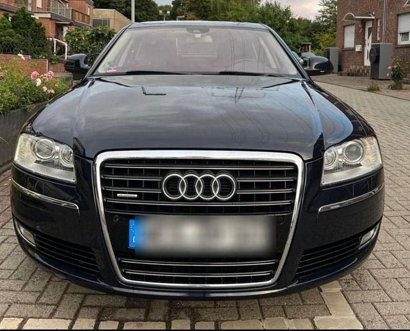 Blau Gebraucht 2009 Audi A8 Sport Limousine | 14.900 € - Bild 1/4