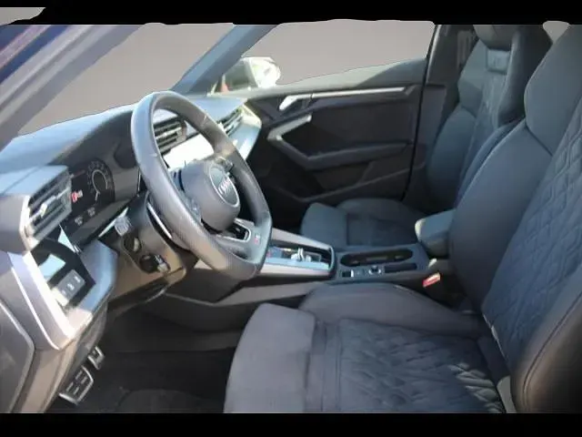 Gebraucht Audi RS3 Ambiente 400 PS (294 kW) 2023 Manufacturer Limousine