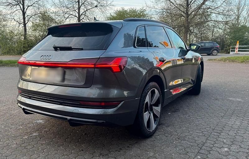 Gebraucht Audi e-tron S-Line 230 kW (313 PS) 2021 Grau SUV