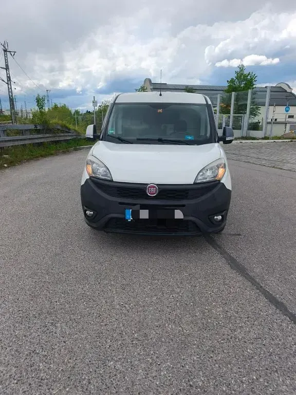 Gebraucht Fiat Doblò 90 PS (66 kW) 2016 Weiß Van / Kleinbus
