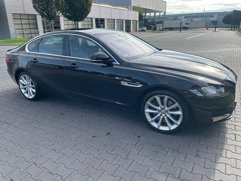 Schwarz Gebraucht 2016 Jaguar XF Portfolio Limousine | 13.900 € (Fairer Preis) - Bild 1/4
