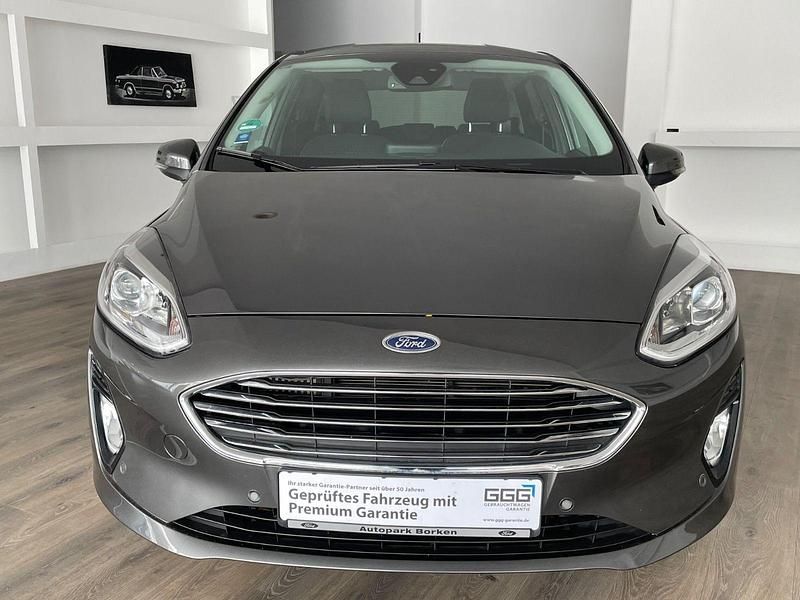 Gebraucht Ford Fiesta Titanium 101 PS (74 kW) 2017 Grau Kleinwagen