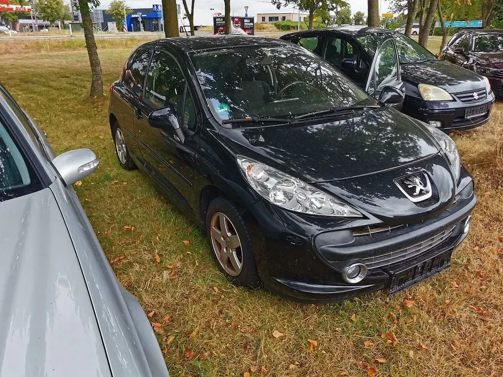 Gebraucht Peugeot 207 Tendance 88 PS (64 kW) 2008 Schwarz Limousine