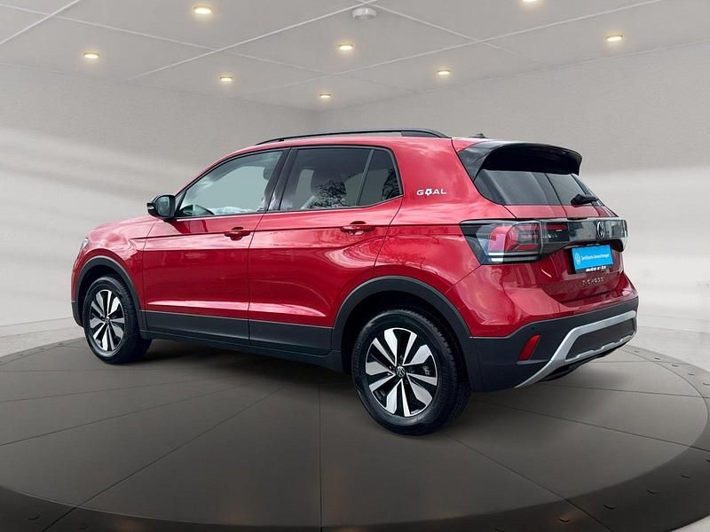 Gebraucht VW T-Cross Life 116 PS (85 kW) 2024 Kings red metallic SUV