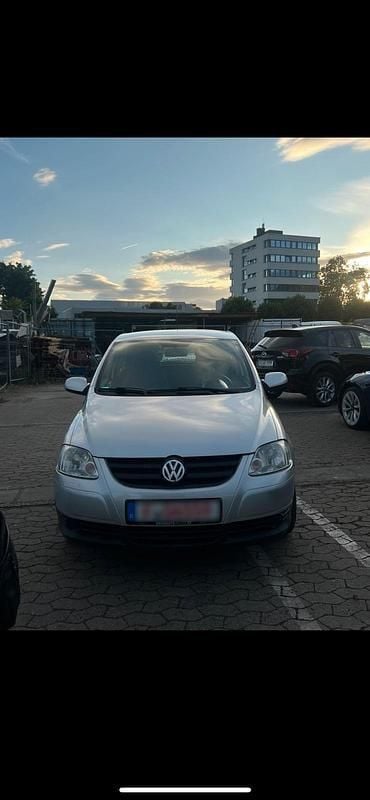 Silber Gebraucht 2010 VW Fox Kleinwagen | 1.500 € - Bild 1/4