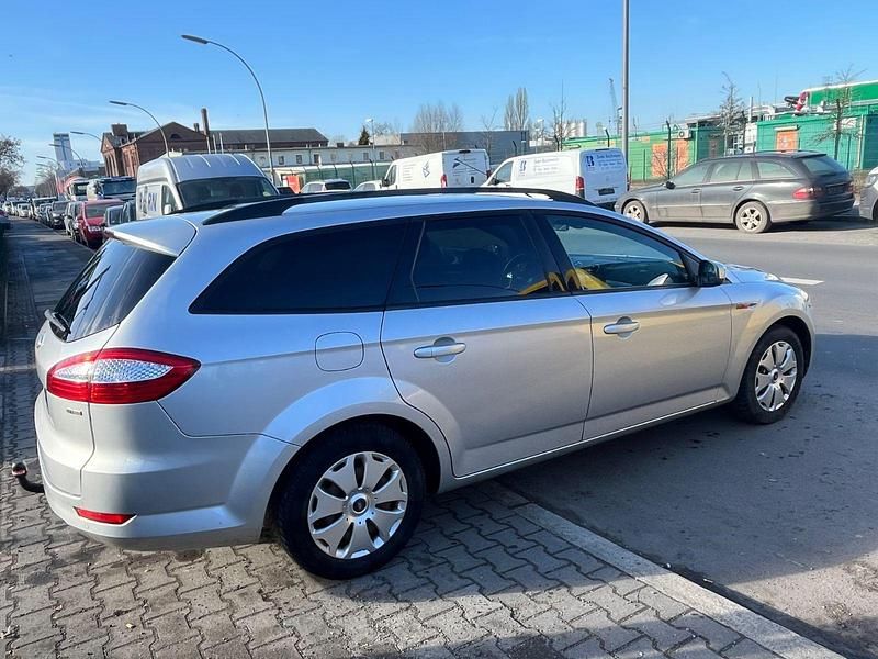 Gebraucht Ford Mondeo Ambiente 140 PS (102 kW) 2009 Silber Kombi