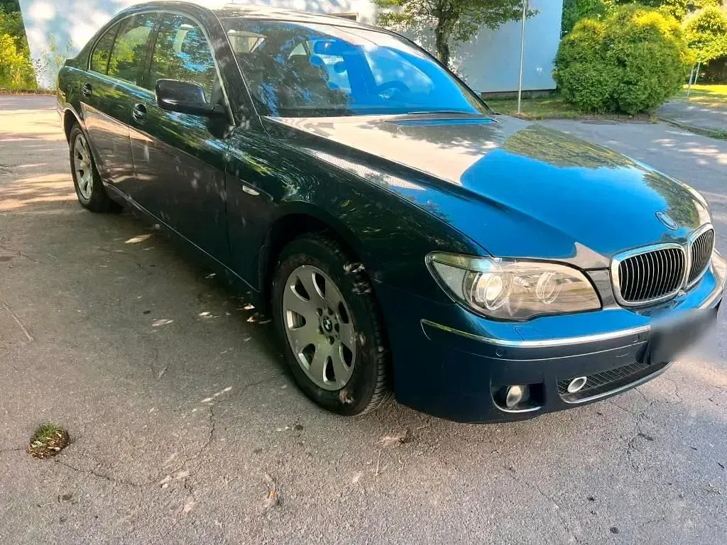 Gebraucht BMW 750 367 PS (269 kW) 2006 Blau Limousine