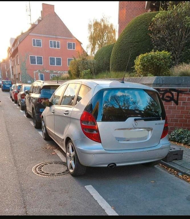 Silber Gebraucht 2005 Mercedes A180 Avantgarde Van / Kleinbus | 1.200 € (Fairer Preis) - Bild 1/3