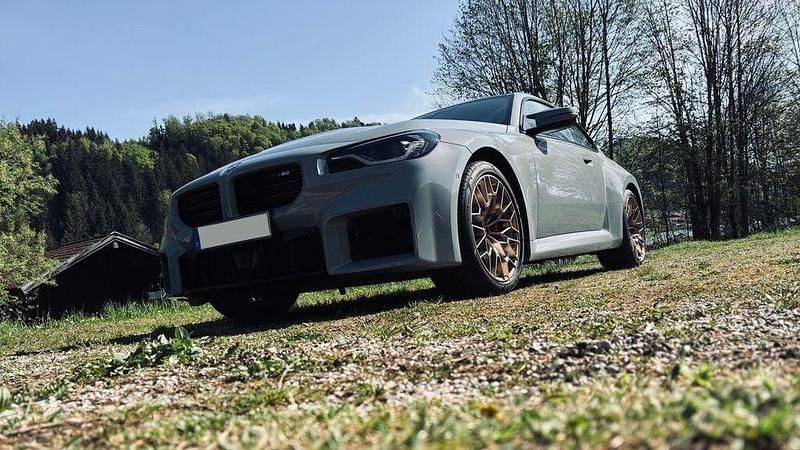 Grau Gebraucht 2023 BMW M2 Shadowline Coupé | 64.500 € (Fairer Preis) - Bild 1/4