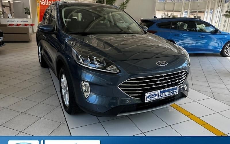 Chromablau metallic Gebraucht 2021 Ford Kuga Titanium SUV | 19.950 € (Superpreis) - Bild 1/4