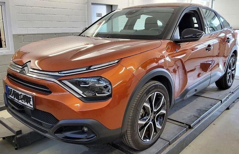 Orange Gebraucht 2022 Citroën e-C4 Feel Limousine | 15.555 € (Superpreis) - Bild 1/2