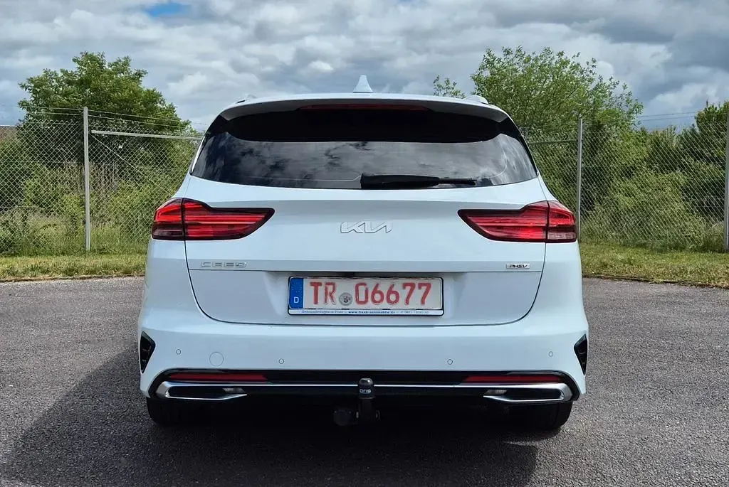 Gebraucht Kia Ceed Sportswagon Vision 141 PS (103 kW) 2022 Weiß Kombi