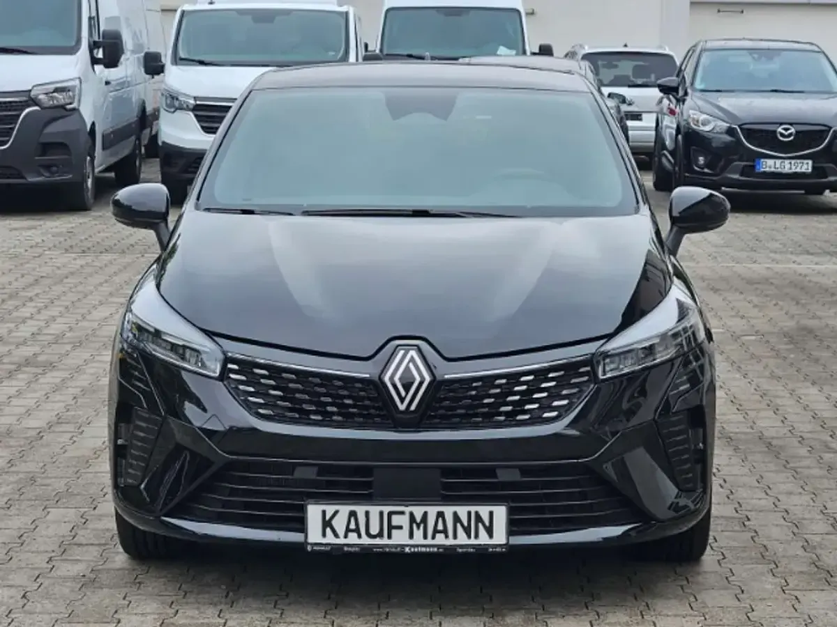 Gebraucht Renault Clio V Techno 143 PS (105 kW) 2025 Black pearlschwarz Limousine