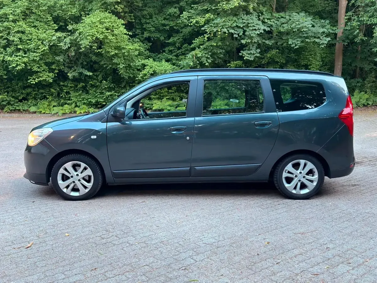 Gebraucht Dacia Lodgy 107 PS (78 kW) 2012 Grau Van / Kleinbus
