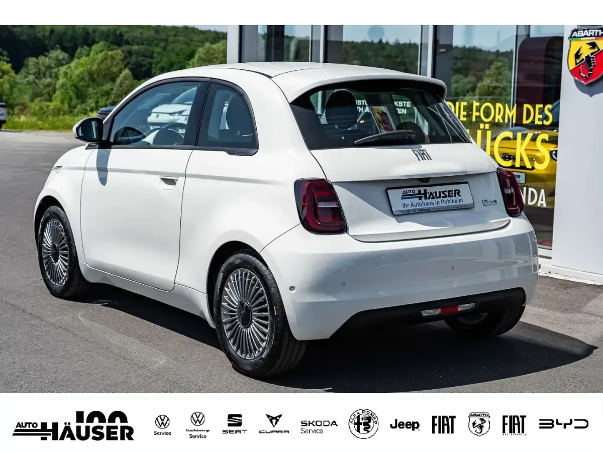 Neu Fiat 500e Icon 86 kW (118 PS) 2026 Weiss Kleinwagen