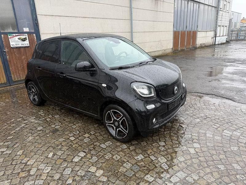 Second-hand Smart ForFour Prime 71 CP (52 kW) 2016 Negru Hatchback