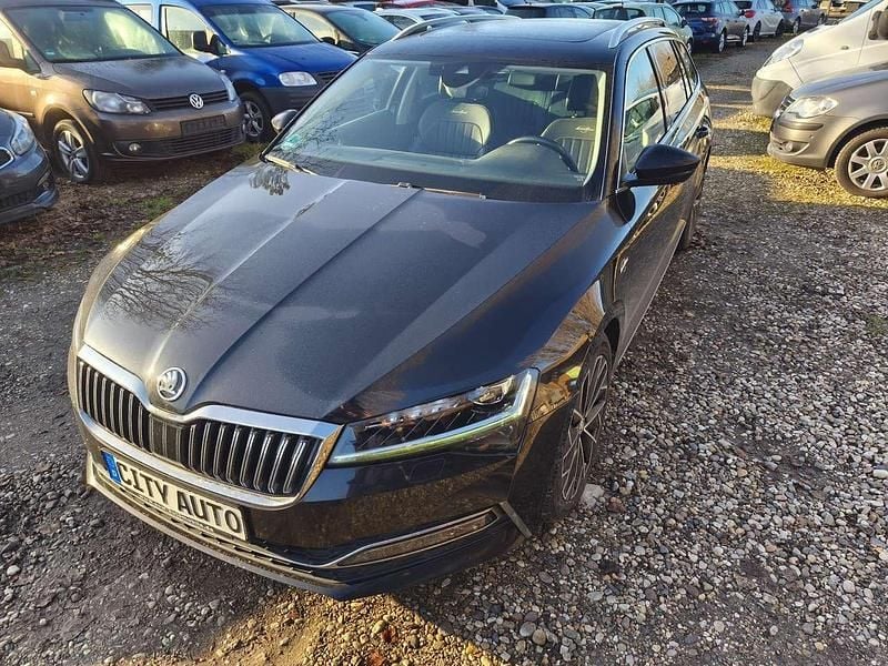 Schwarzmagic perleffekt Gebraucht 2020 Skoda Superb LAURIN & KLEMENT Kombi | 16.670 € (Teuer) - Bild 1/4