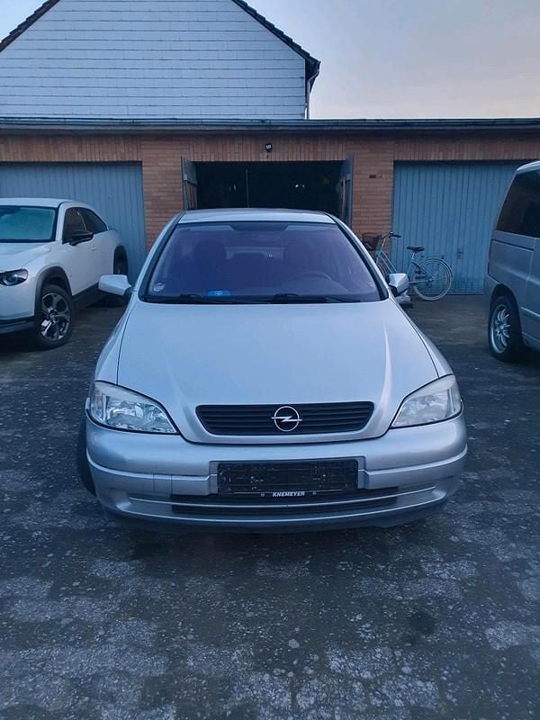Gebraucht Opel Astra 84 PS (61 kW) 2001 Silber Limousine