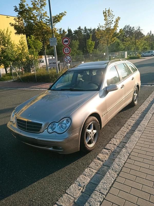 Gold Gebraucht 2003 Mercedes C200 Kombi | 2.400 € (Fairer Preis) - Bild 1/4