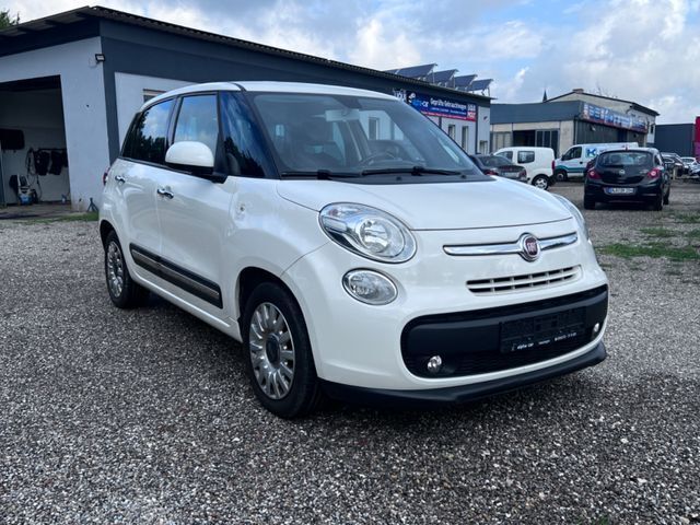 Weiß Gebraucht 2015 Fiat 500L Pop Star Van / Kleinbus | 8.900 € (Fairer Preis) - Bild 1/1