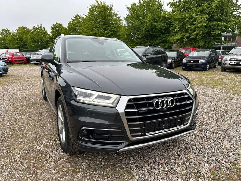 Grau Gebraucht 2019 Audi Q5 Design SUV | 26.450 € (Fairer Preis) - Bild 1/4