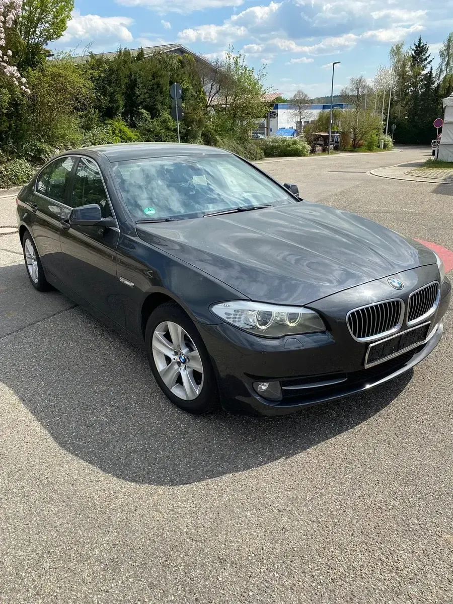 Gebraucht BMW 520 184 PS (135 kW) 2013 Schwarz Limousine