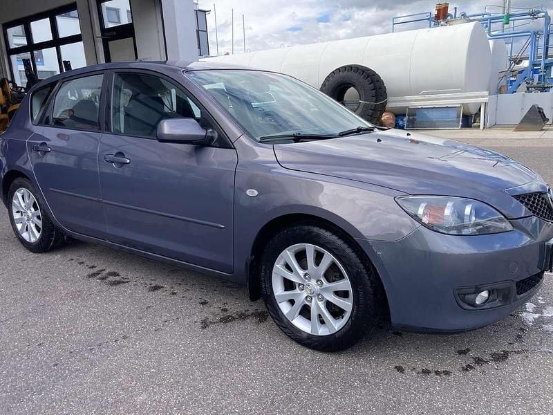 Grau Gebraucht 2007 Mazda 3 Limousine | 1.300 € (Guter Preis) - Bild 1/4